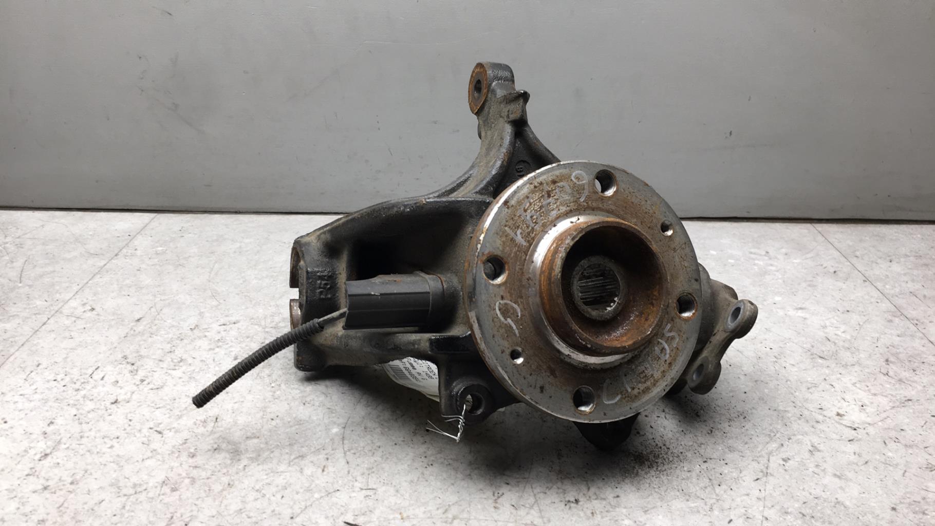 Fusee avant gauche CITROEN C4 CACTUS Diesel - 1