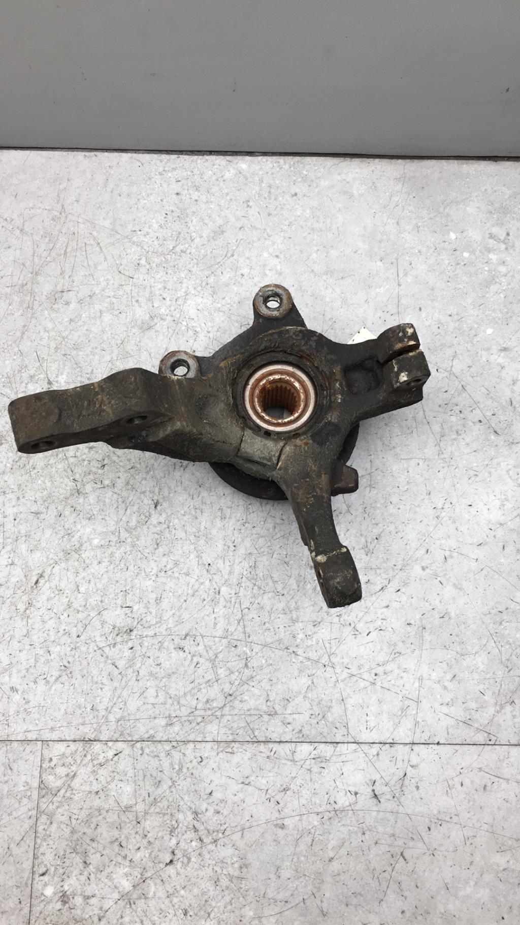 Fusee avant gauche DACIA LOGAN 1  - 1