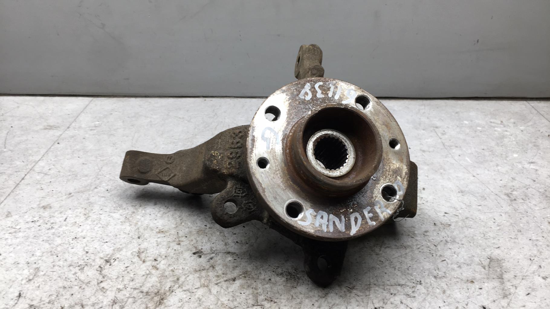 Fusee avant gauche DACIA SANDERO 1 Diesel - 1