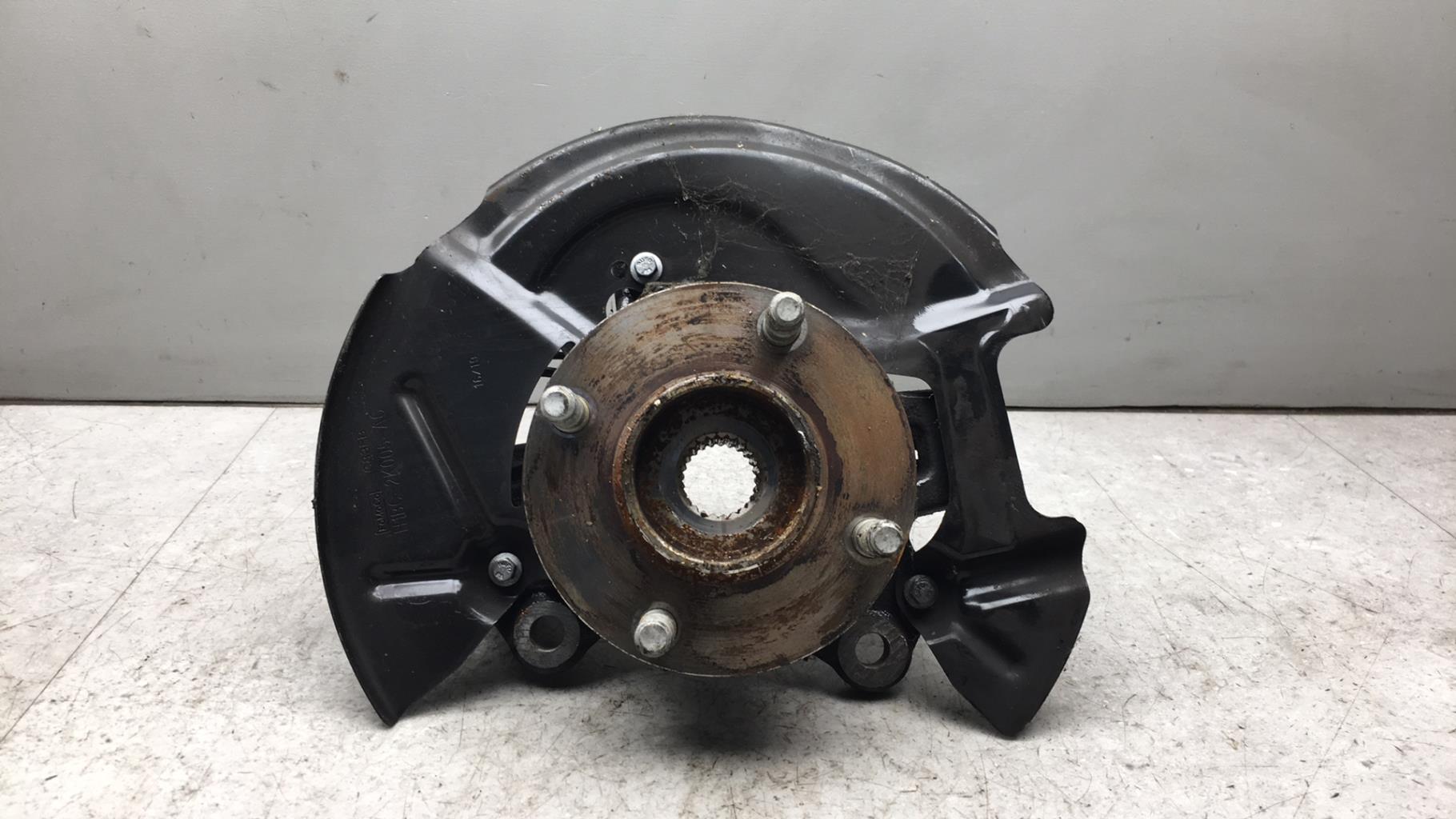 Fusee avant gauche FORD FIESTA 7 PHASE 1 Diesel - 1