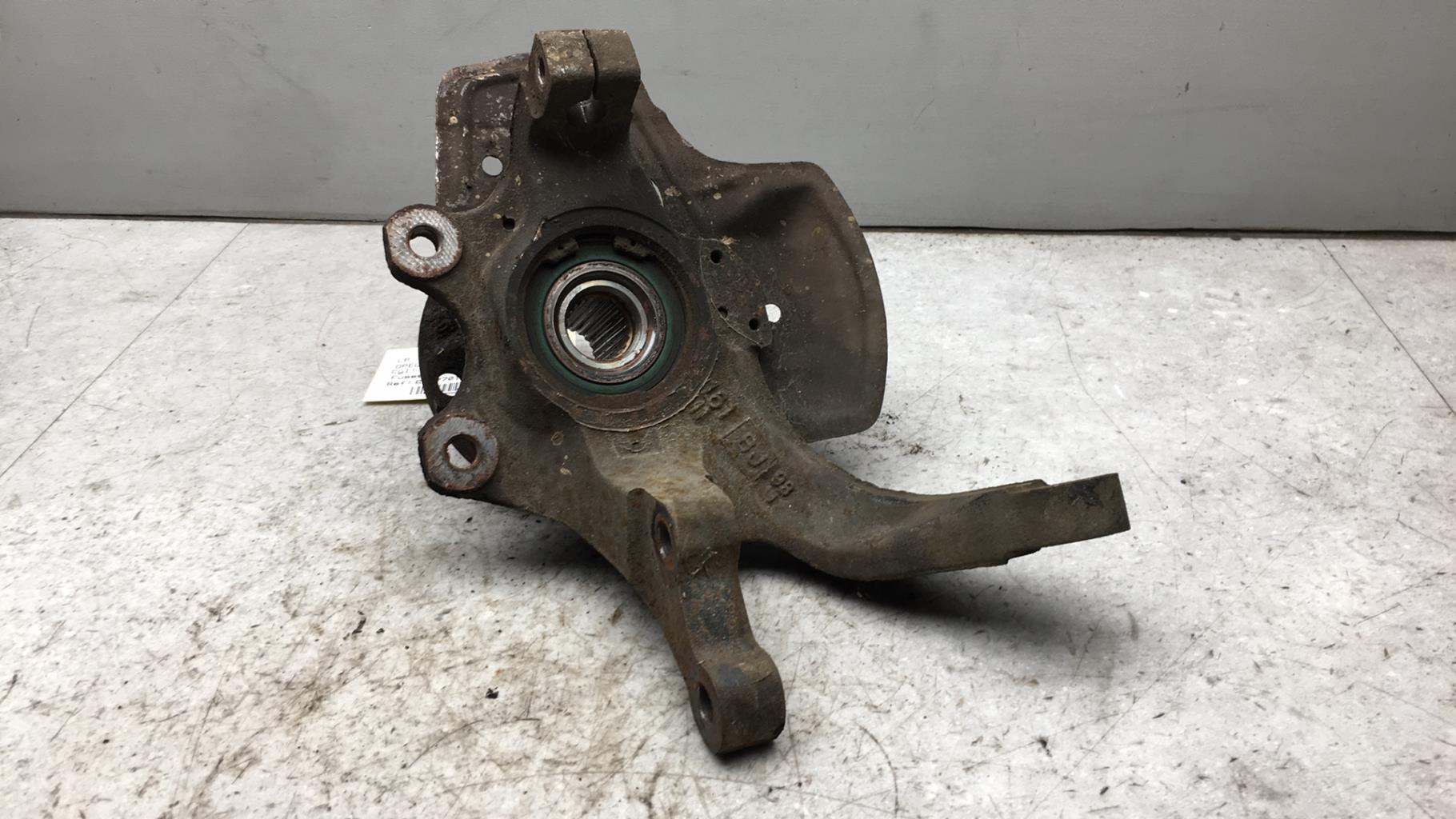 Fusee avant gauche OPEL CORSA B PHASE 2 Essence - 1