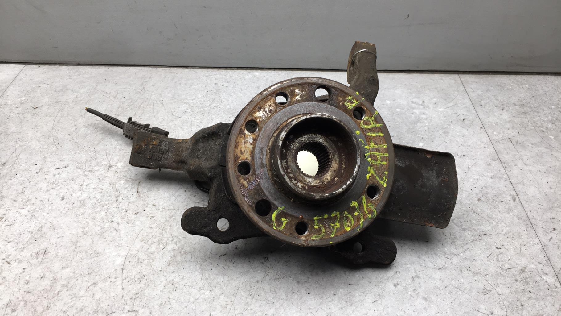 Fusee avant gauche OPEL ZAFIRA B PHASE 1 Diesel - 1