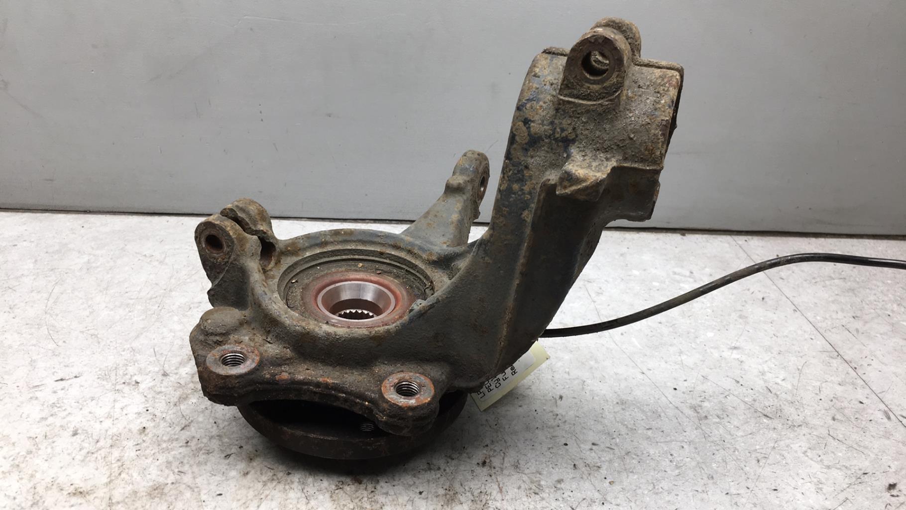 Fusee avant gauche PEUGEOT 207 Diesel - 1