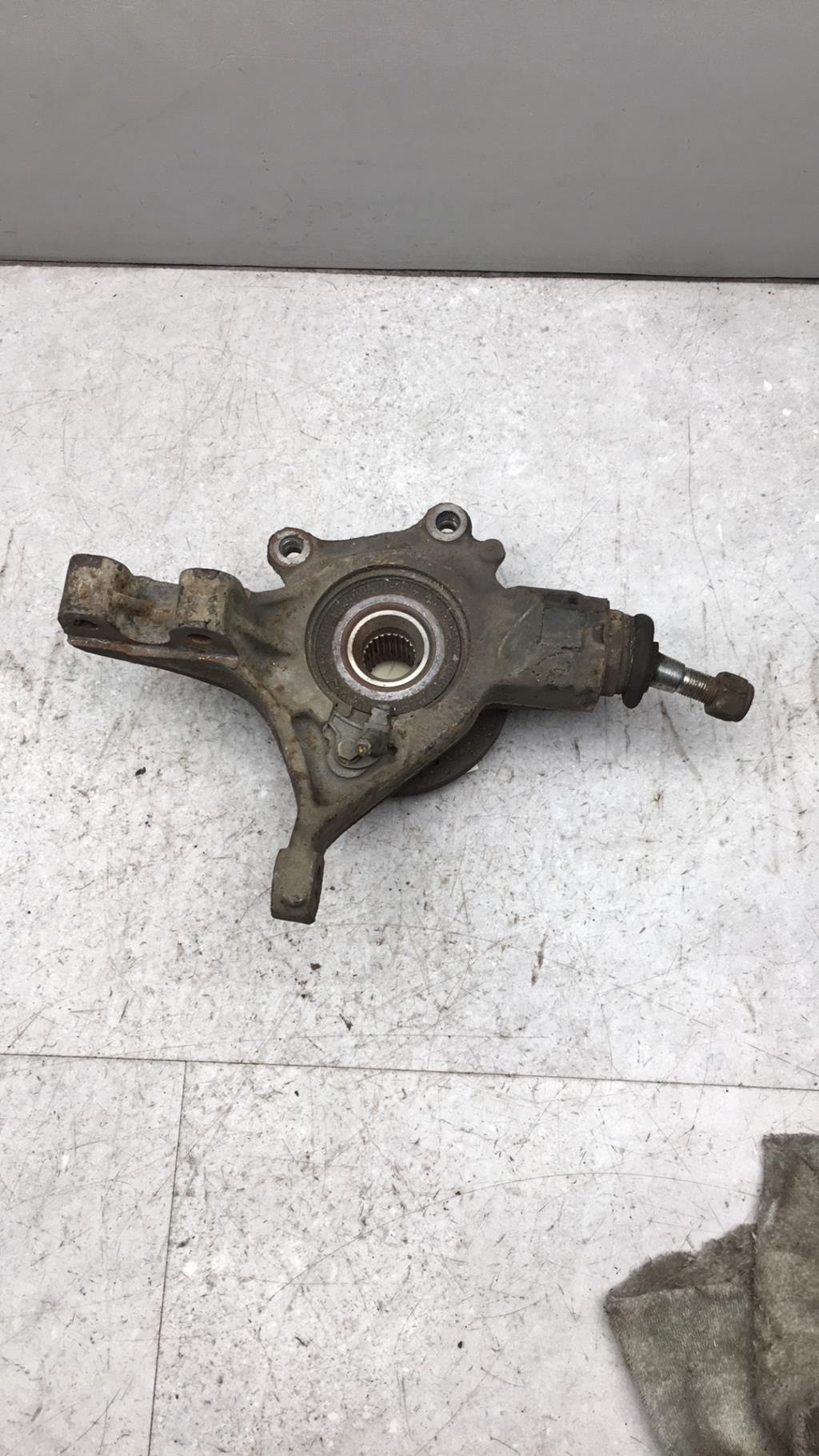 Fusee avant gauche PEUGEOT 308 1 PHASE 1 Diesel - 1