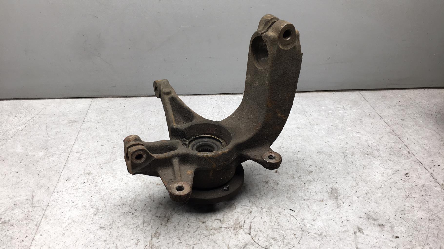 Fusee avant gauche RENAULT MEGANE 2 PHASE 1 Essence - 1