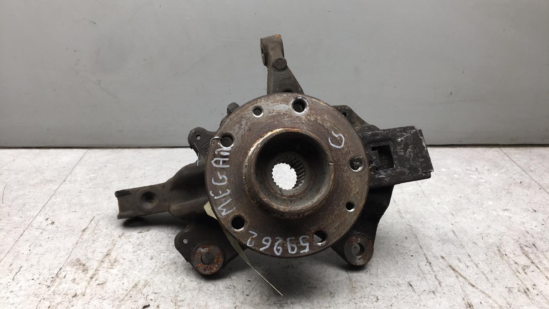 Fusee avant gauche RENAULT MEGANE 3 PHASE 1 Diesel - 1