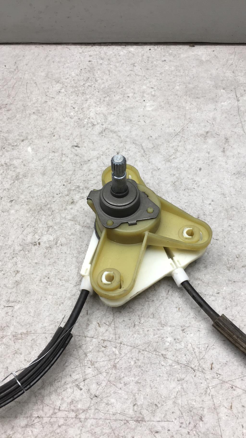 Alzacristalli manuale posteriore sinistro SEAT TOLEDO 3 Diésel - 1