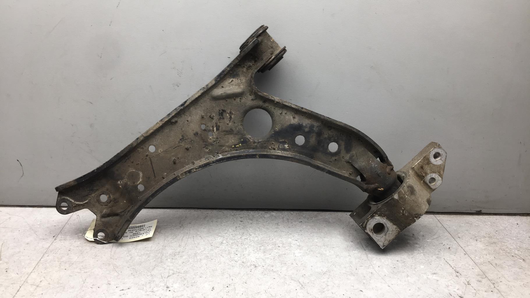 Triangle avant gauche VOLKSWAGEN GOLF PLUS PHASE 1 Diesel - 1
