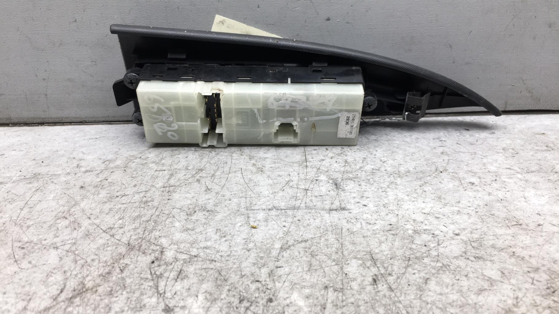 Interruttore lavacristalli anteriore sinistro NISSAN NOTE 1 PHASE 1 Diésel - 1