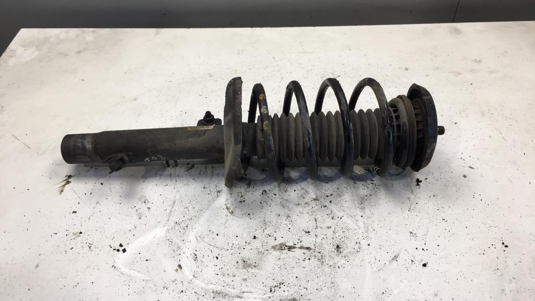 Ammortizzatore anteriore sinistro FORD FIESTA 6 PHASE 1 Diésel - 1