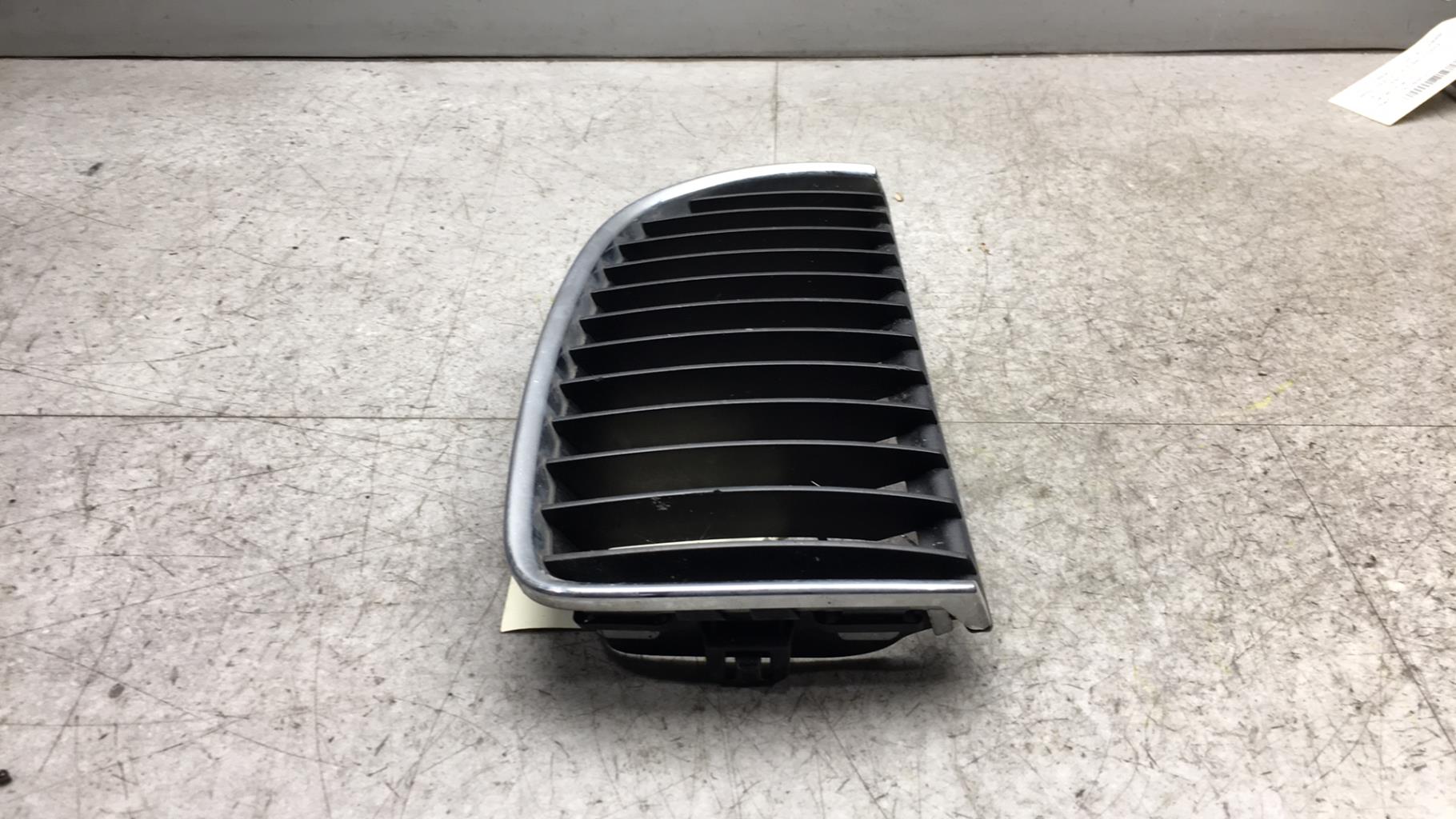 Calandre droite BMW SERIE 3 E90 PHASE 1 Diesel - 1