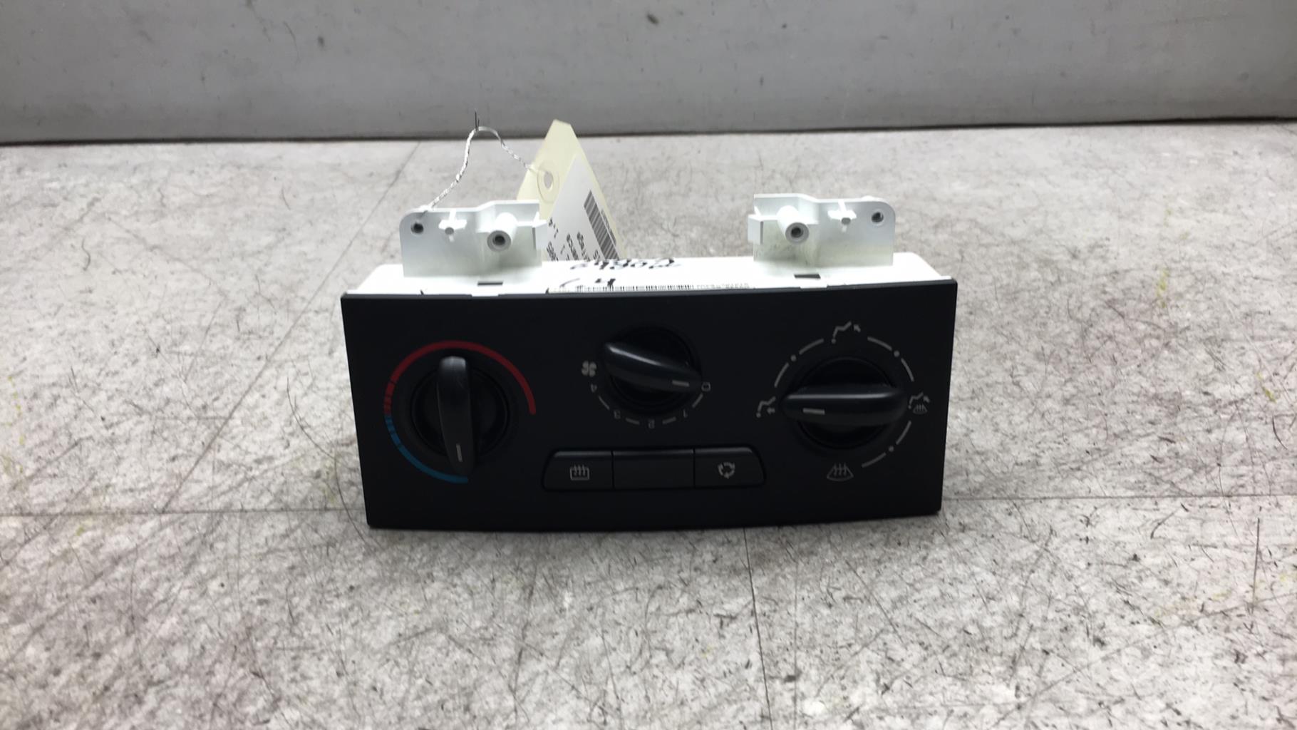 Commande chauffage CITROEN C4 1 PHASE 1 Essence - 1