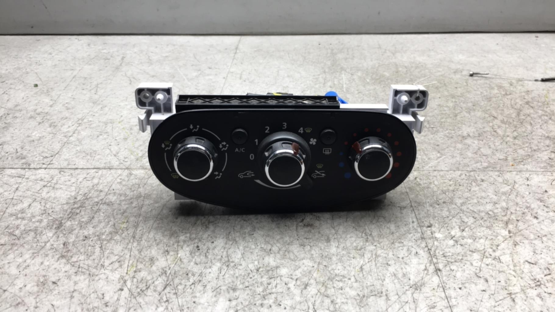 Commande chauffage DACIA DUSTER 1 PHASE 2 Essence - 1