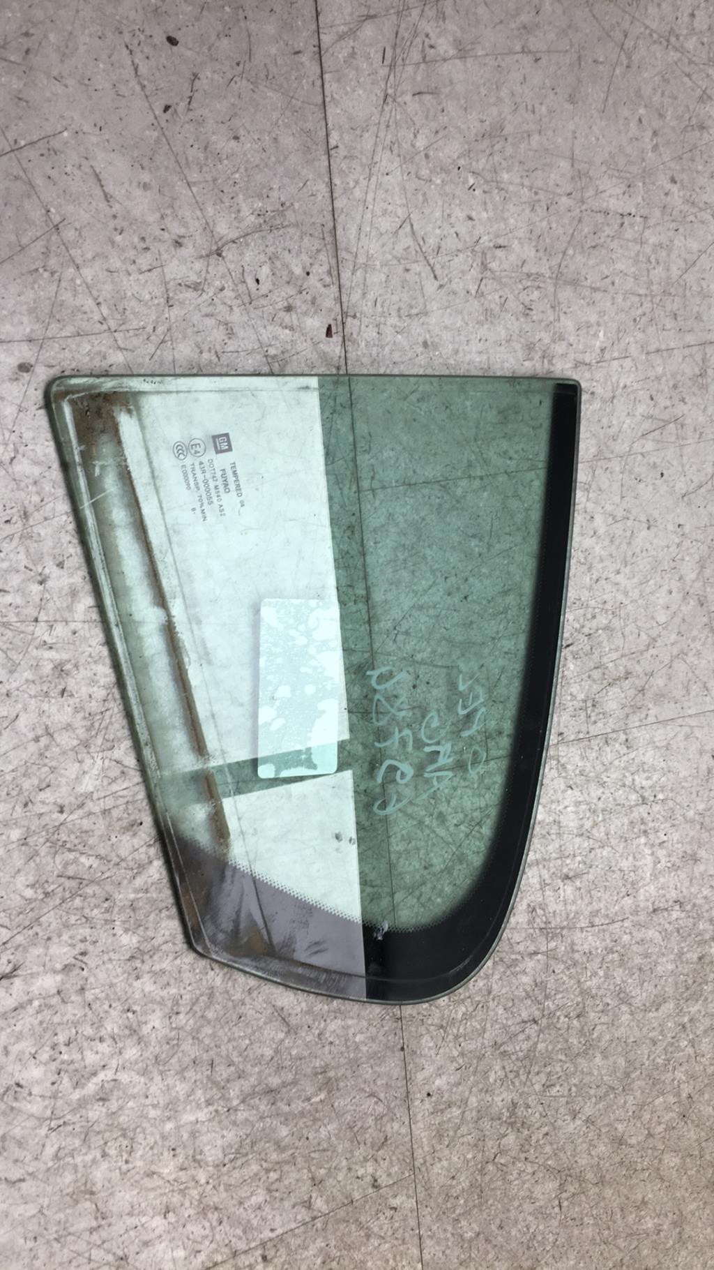 Ventanilla triangular trasera izquierda (puerta) OPEL INSIGNIA 1 PHASE 1 Diésel - 1