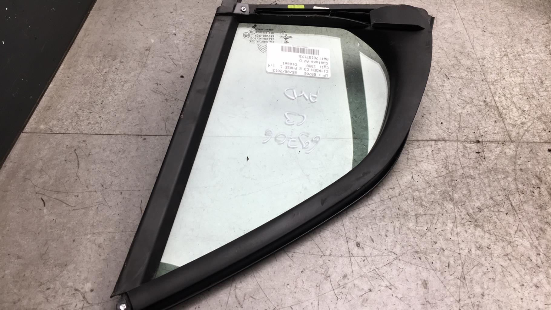 Custode avant droit (porte) CITROEN C3 2 PHASE 1 Diesel - 1