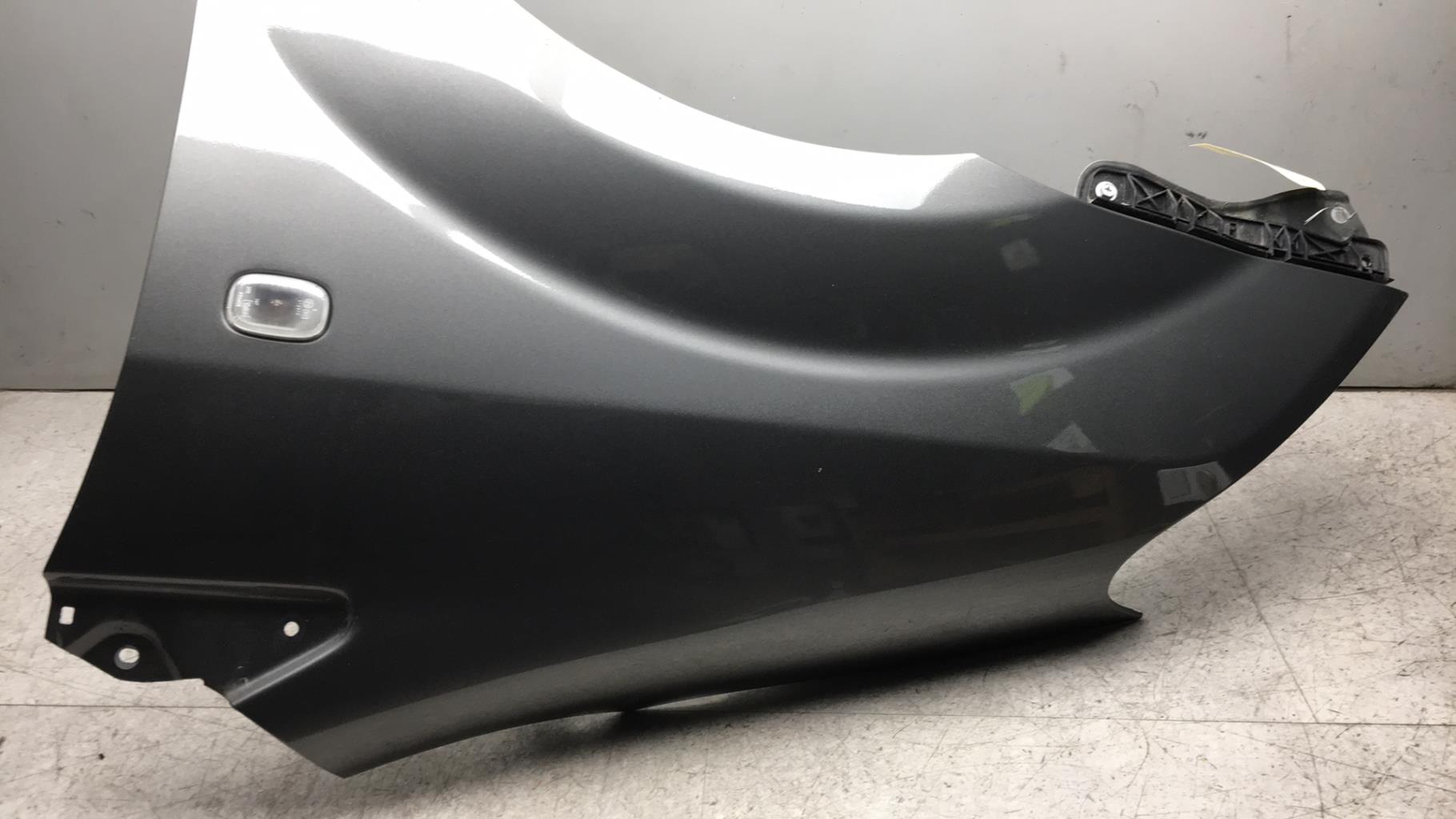 Parafango anteriore sinistro TOYOTA COROLLA VERSO 2 PHASE 1  - 1