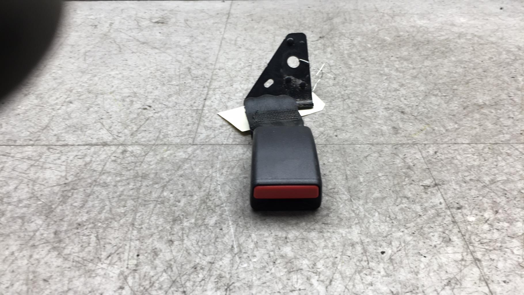 Aggancio cintura sicurezza posteriore sinistro PEUGEOT 208 1 PHASE 2 Diésel - 1