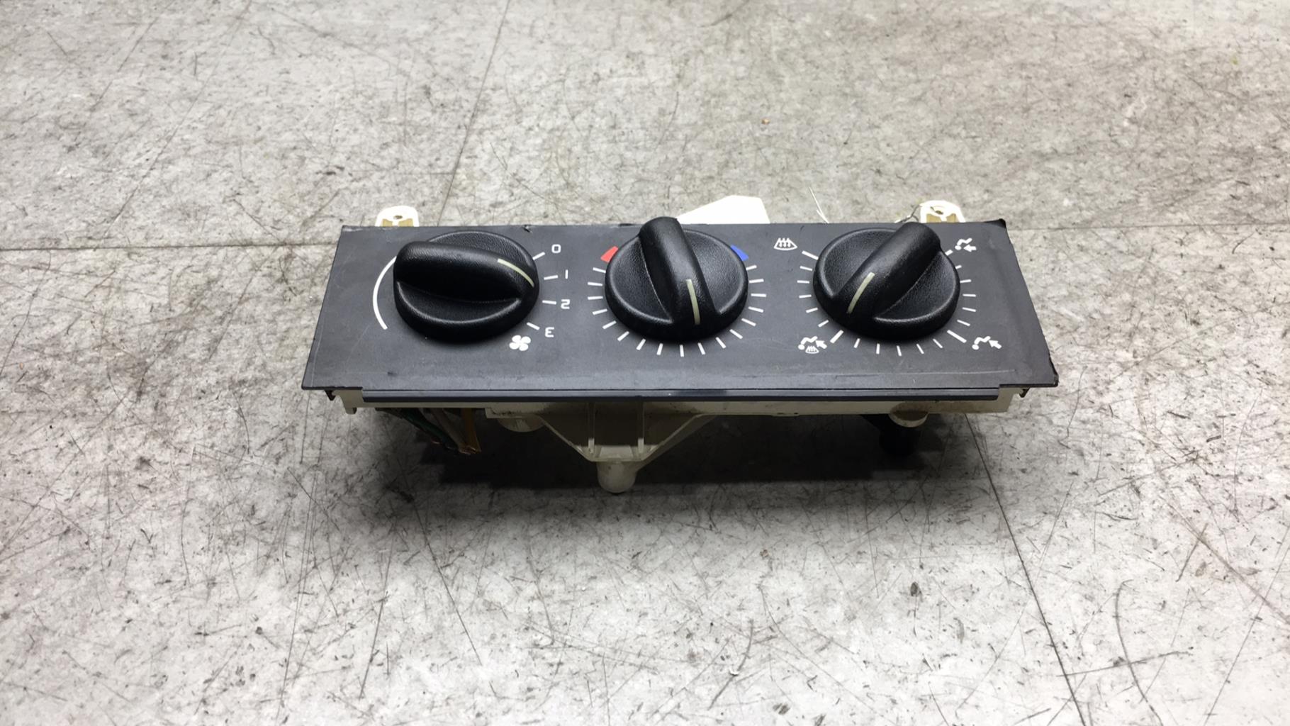 Commande chauffage RENAULT CLIO 1 PHASE 3 Essence - 1