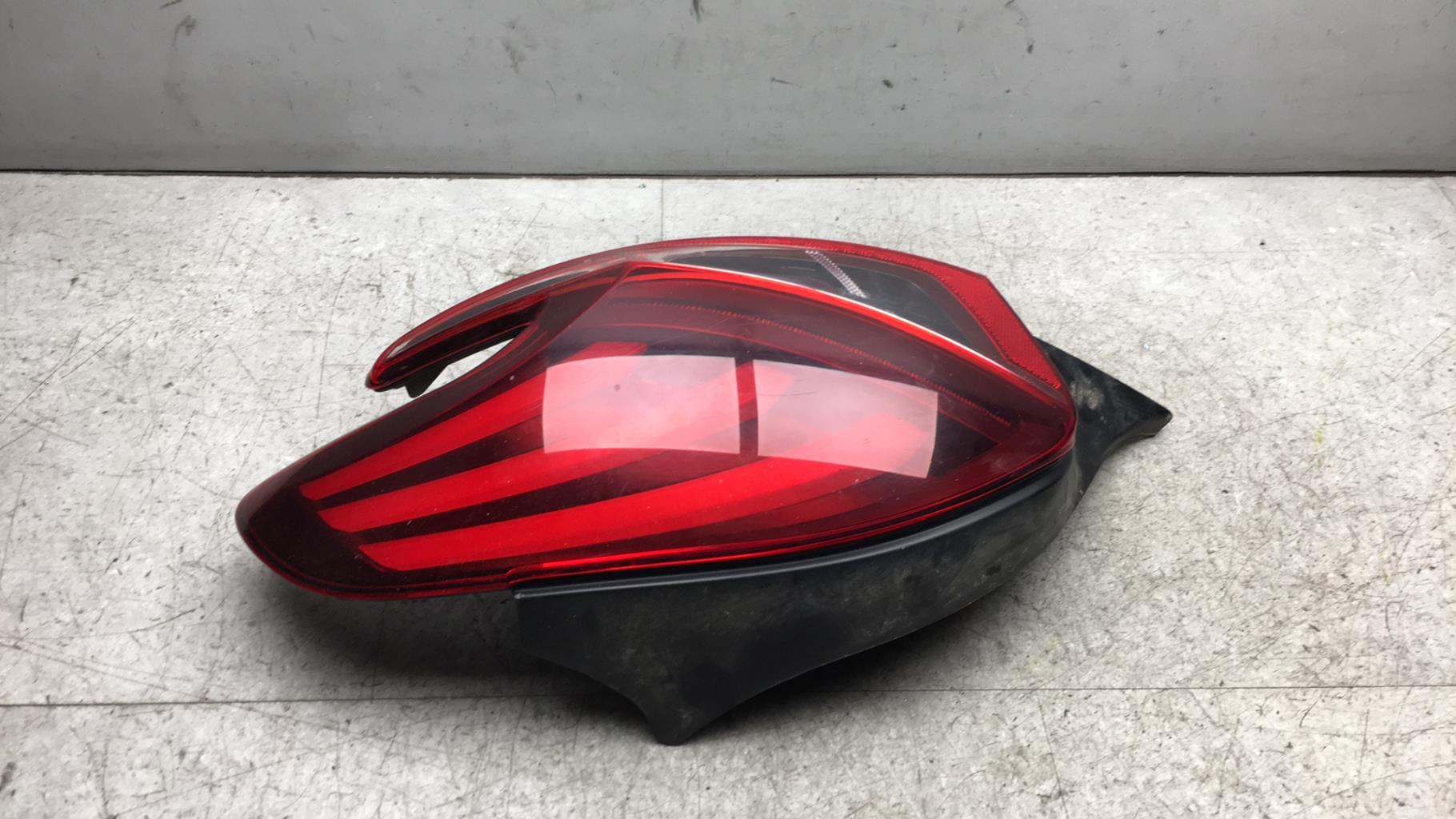 Fanale posteriore principale destro (luci) PEUGEOT 208 1 PHASE 2 Diésel - 1