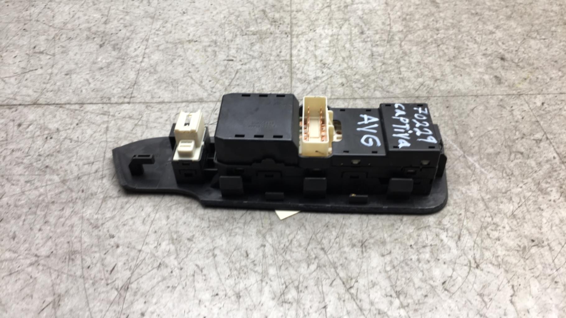 Interruttore lavacristalli anteriore sinistro CHEVROLET CAPTIVA PHASE 1 Diésel - 1