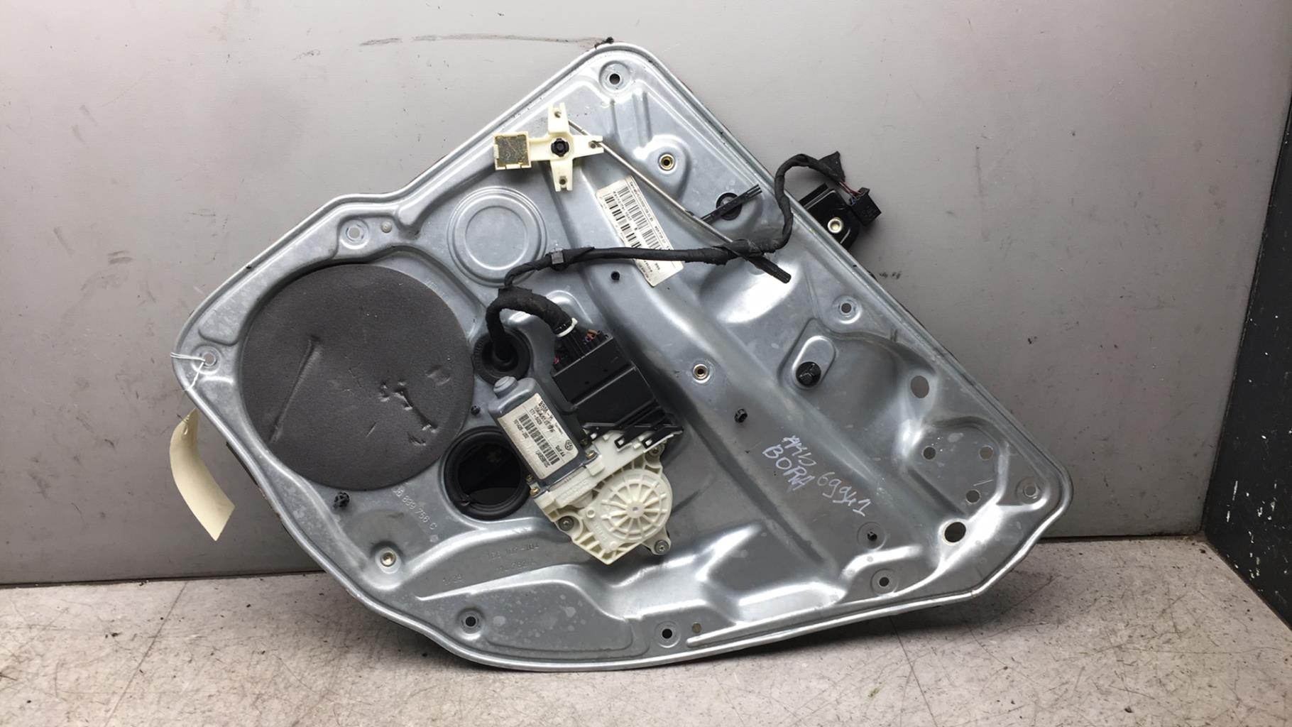 Alzacristalli elettrico posteriore destro VOLKSWAGEN BORA Diésel - 1