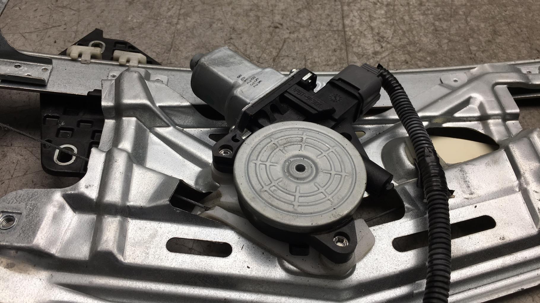 Alzacristalli elettrico anteriore destro HONDA CIVIC 8 PHASE 1 Diésel - 1
