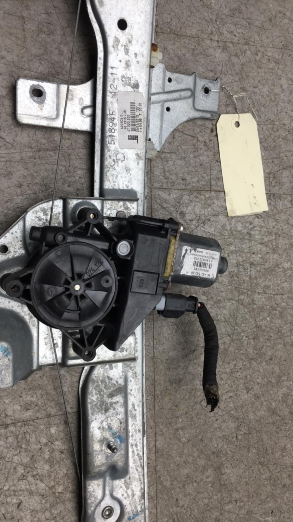 Alzacristalli elettrico anteriore destro PEUGEOT 208 1 PHASE 1  - 1