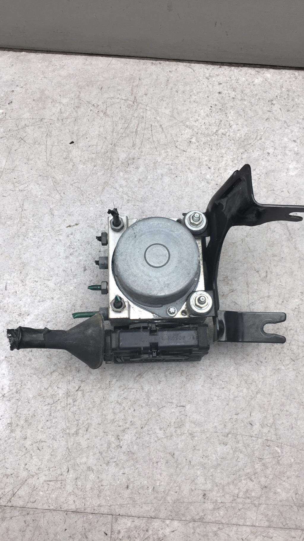 Bloc ABS (freins anti-blocage) RENAULT CLIO 3 PHASE 2 Essence - 1