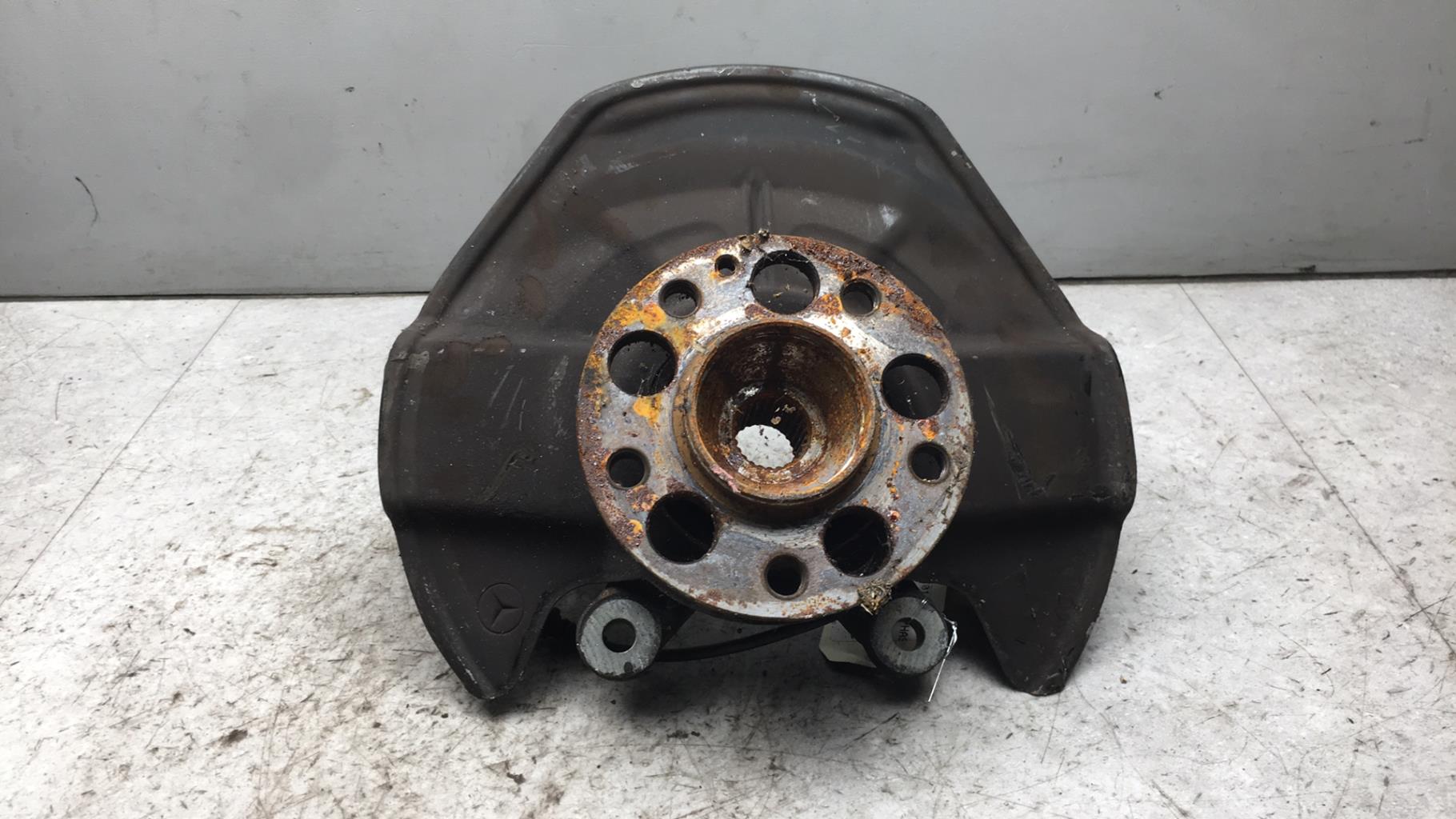 Fusee avant droit MERCEDES CLASSE A 169 PHASE 1 Diesel - 1