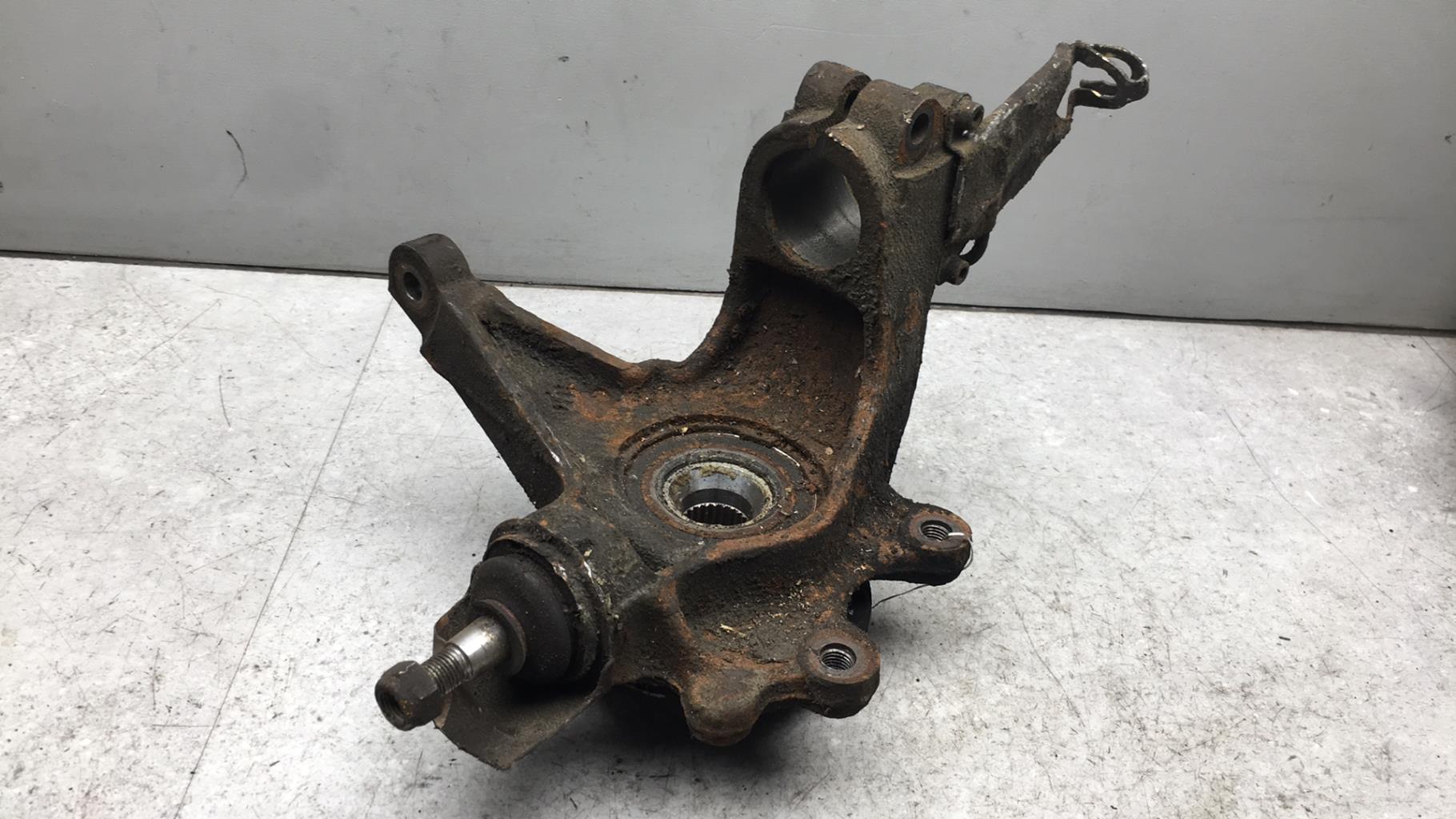 Fusee avant gauche CITROEN BX Diesel - 1