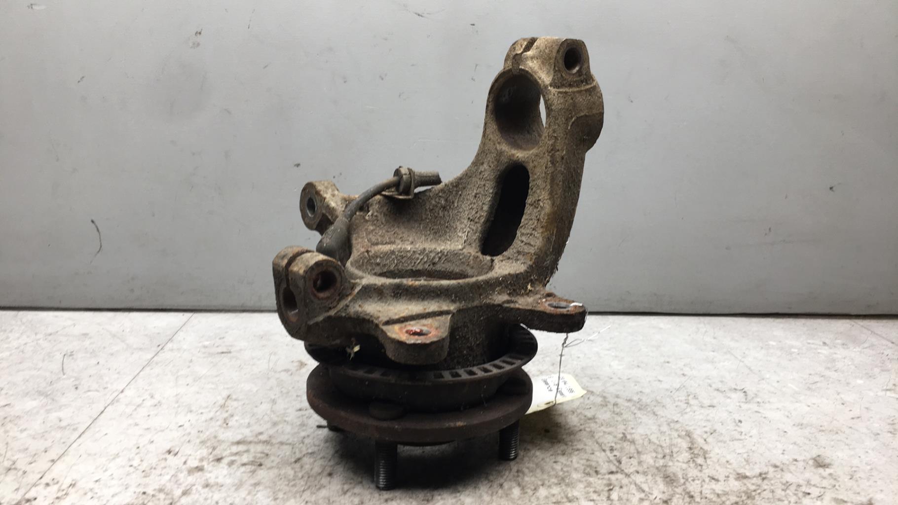 Fusee avant gauche FORD ESCORT 6 Essence - 1