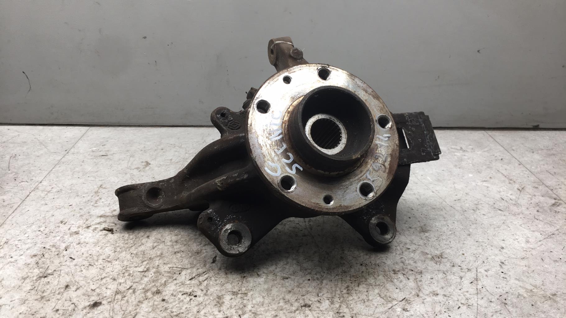 Fusee avant gauche RENAULT SCENIC 3 PHASE 1 Diesel - 1