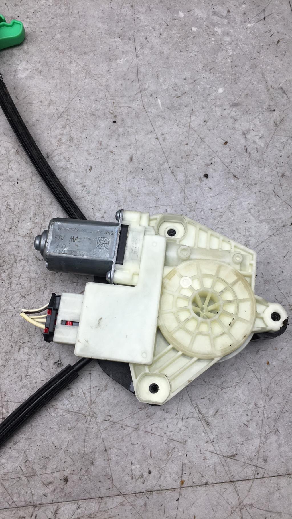Alzacristalli elettrico posteriore sinistro VOLKSWAGEN GOLF 7 PHASE 1 Gasolina - 1