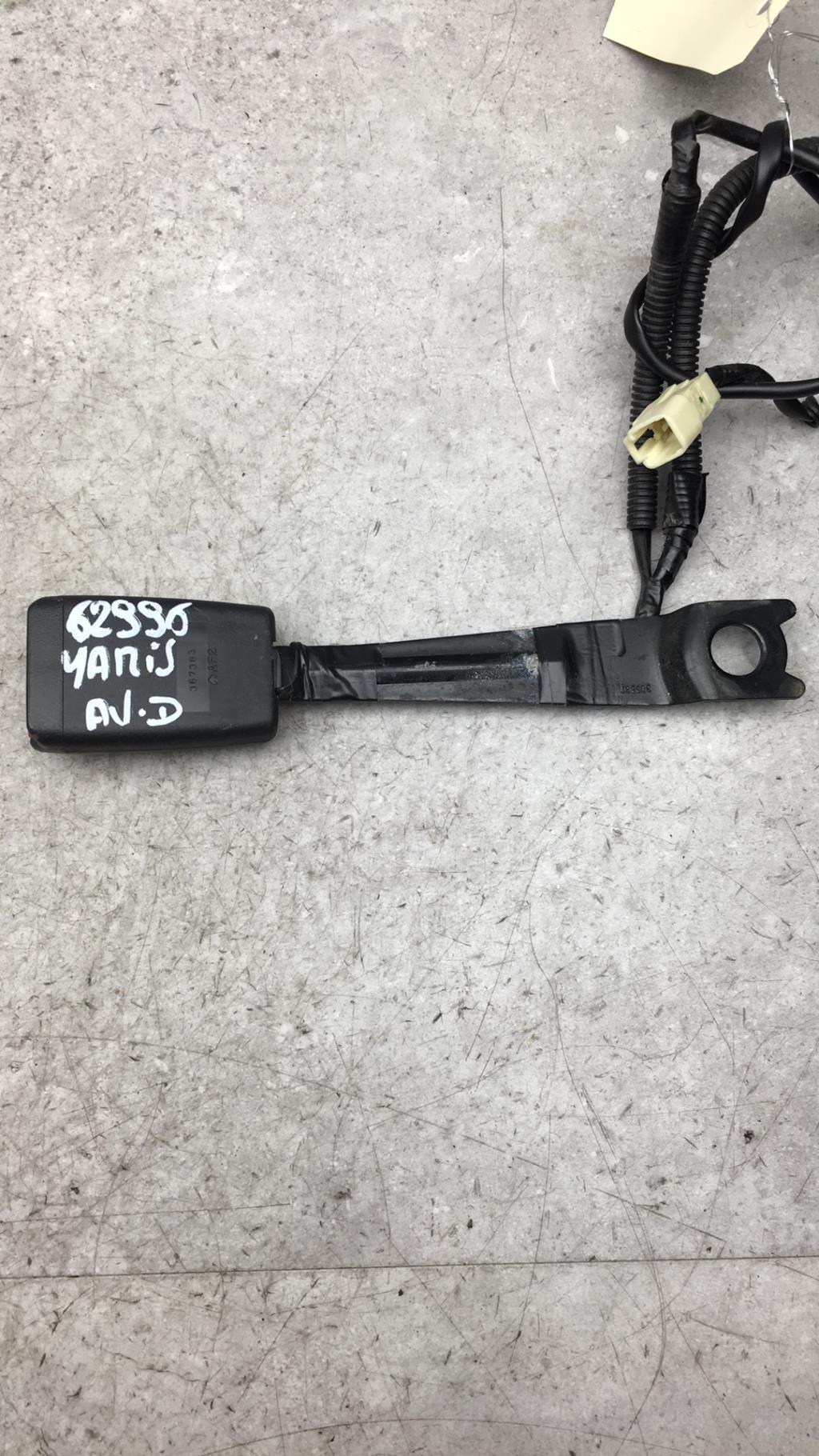 Aggancio cintura sicurezza anteriore destro TOYOTA YARIS 2 PHASE 2 Gasolina - 1