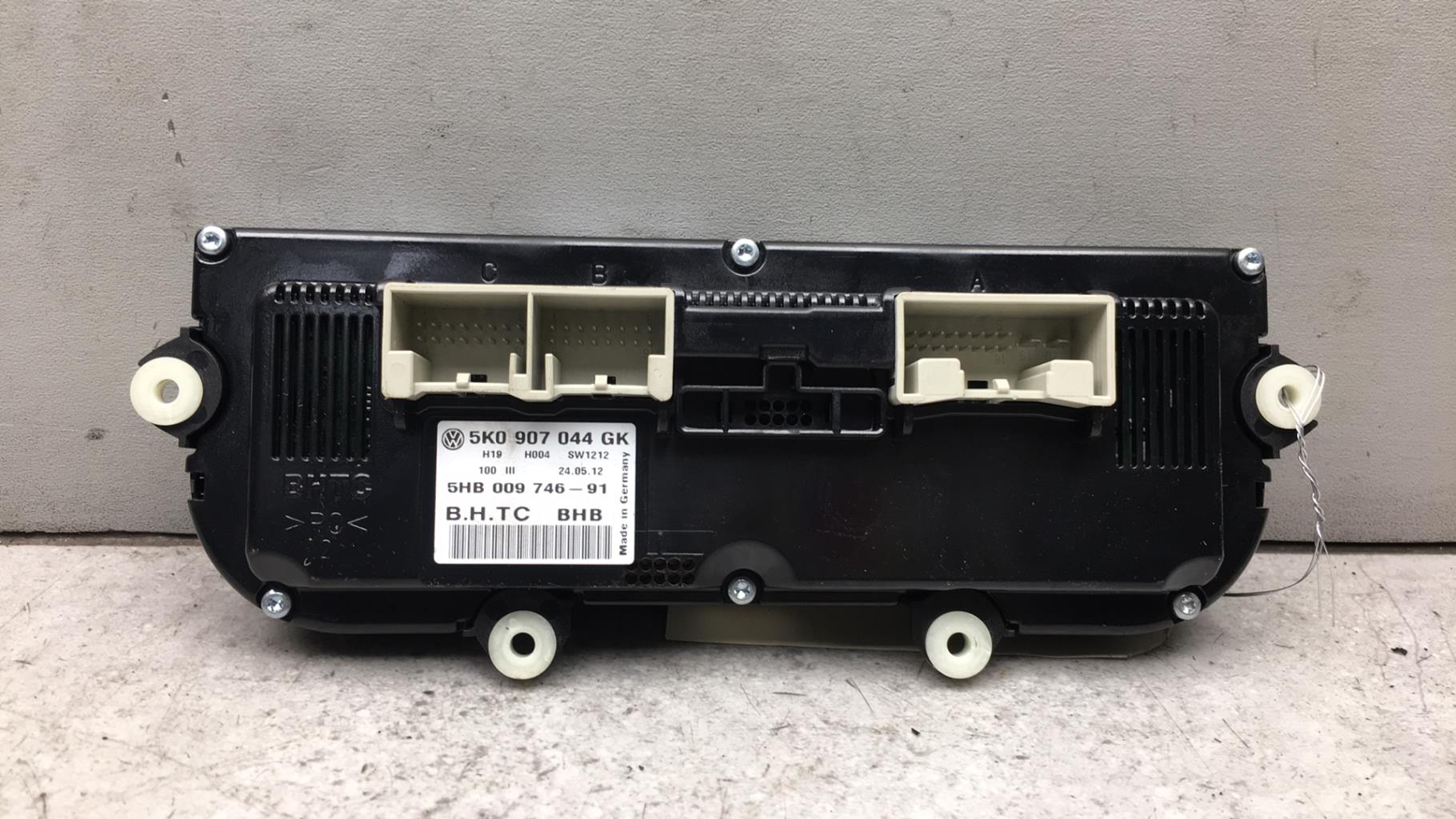 Commande chauffage VOLKSWAGEN GOLF 6  - 1