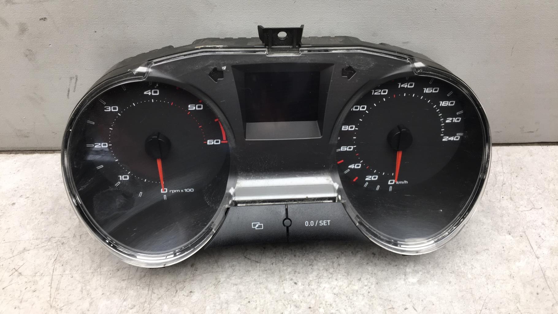 Compteur SEAT IBIZA 4 PHASE 1 Diesel - 1
