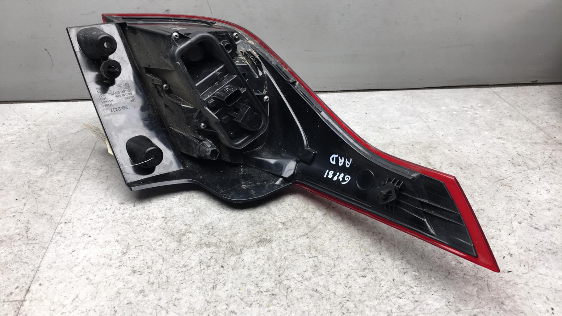 Fanale posteriore principale destro (luci) OPEL CROSSLAND X PHASE 1 Diésel - 1