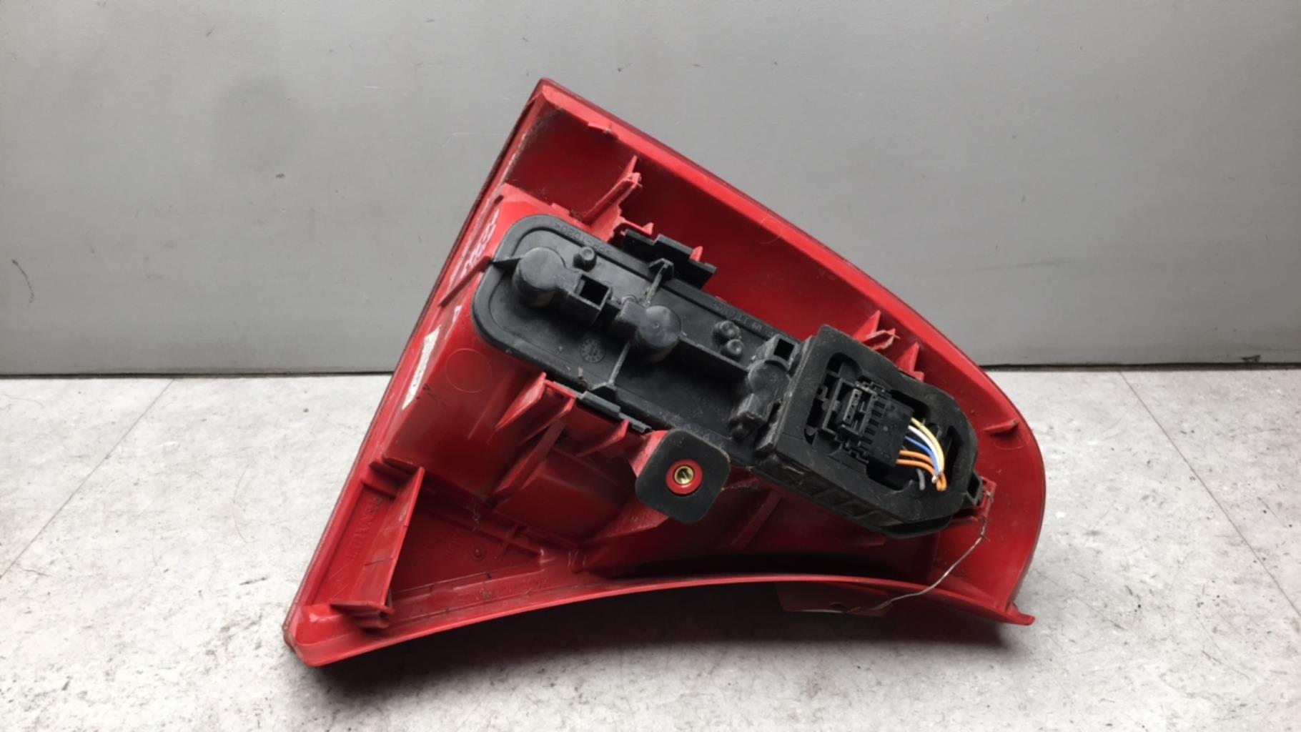 Fanale posteriore principale destro (luci) RENAULT CLIO 2 PHASE 1 Gasolina - 1