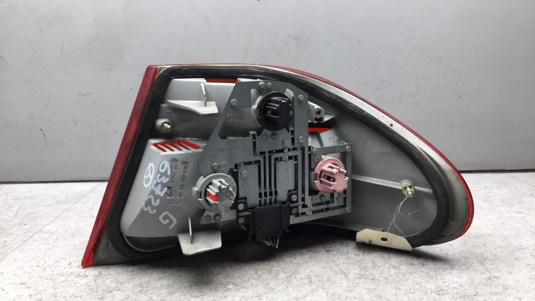 Fanale posteriore principale sinistro (luci) MERCEDES CLASSE E 210 PHASE 1 Diésel - 1
