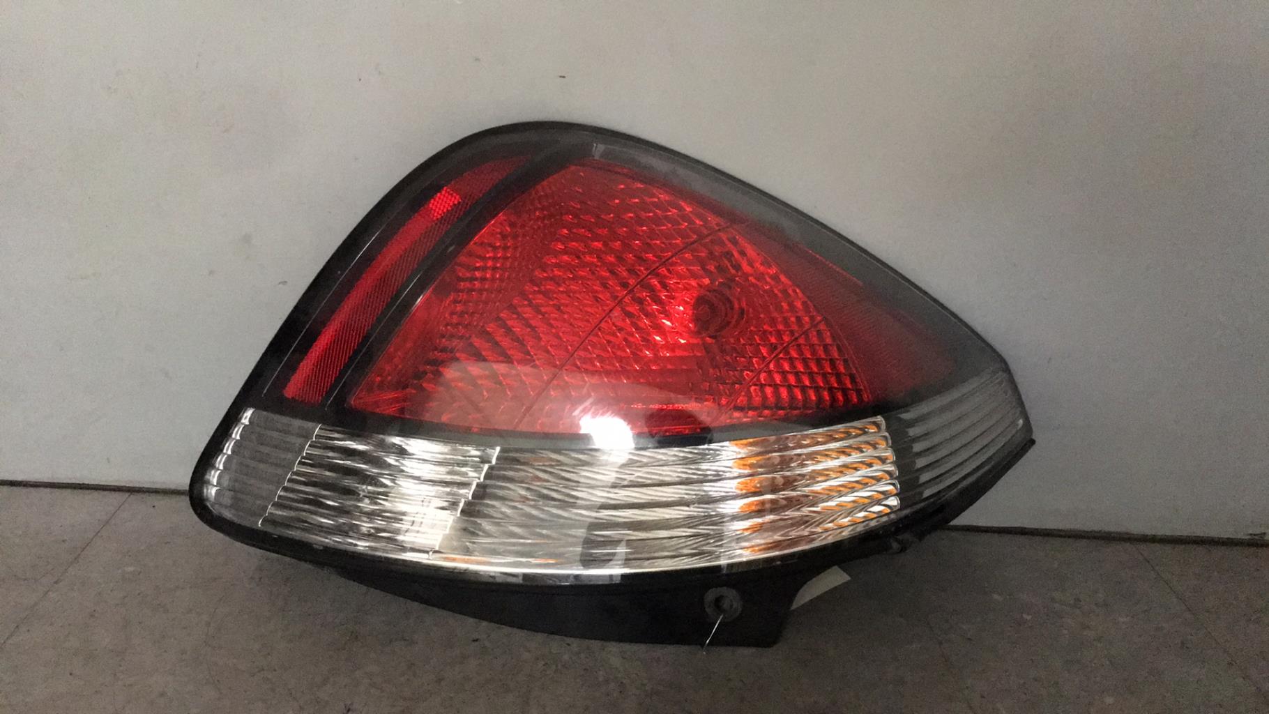 Fanale posteriore principale sinistro (luci) KIA RIO 2 PHASE 1 Diésel - 1