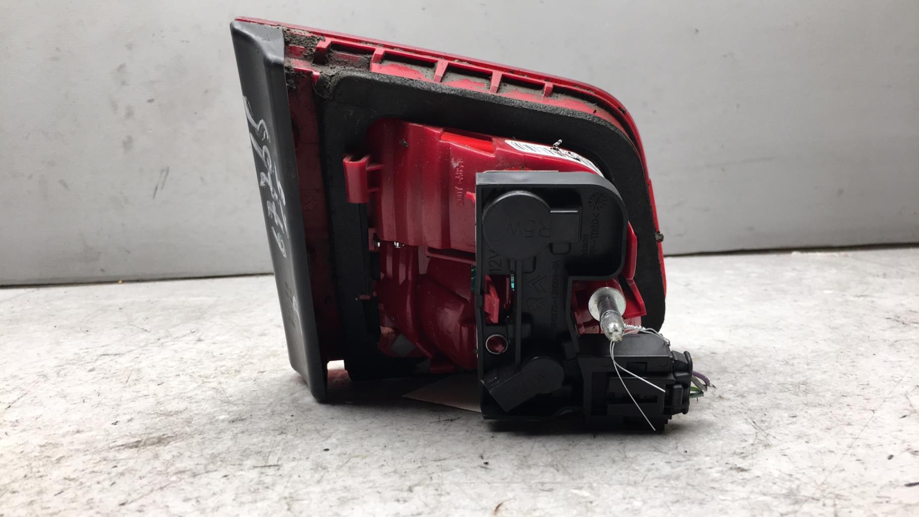 Feu arriere secondaire droit (feux) CITROEN C5 2 Diesel - 1