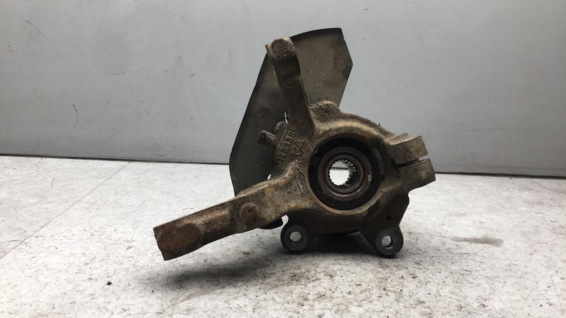 Fusee avant droit RENAULT TWINGO 2 PHASE 2 Essence - 1