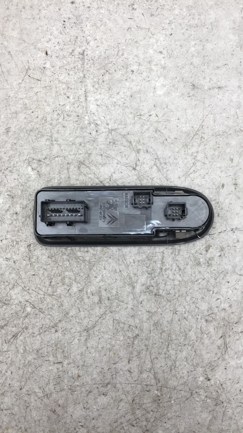 Interruttore lavacristalli anteriore sinistro CITROEN C5 2 BREAK Diésel - 1