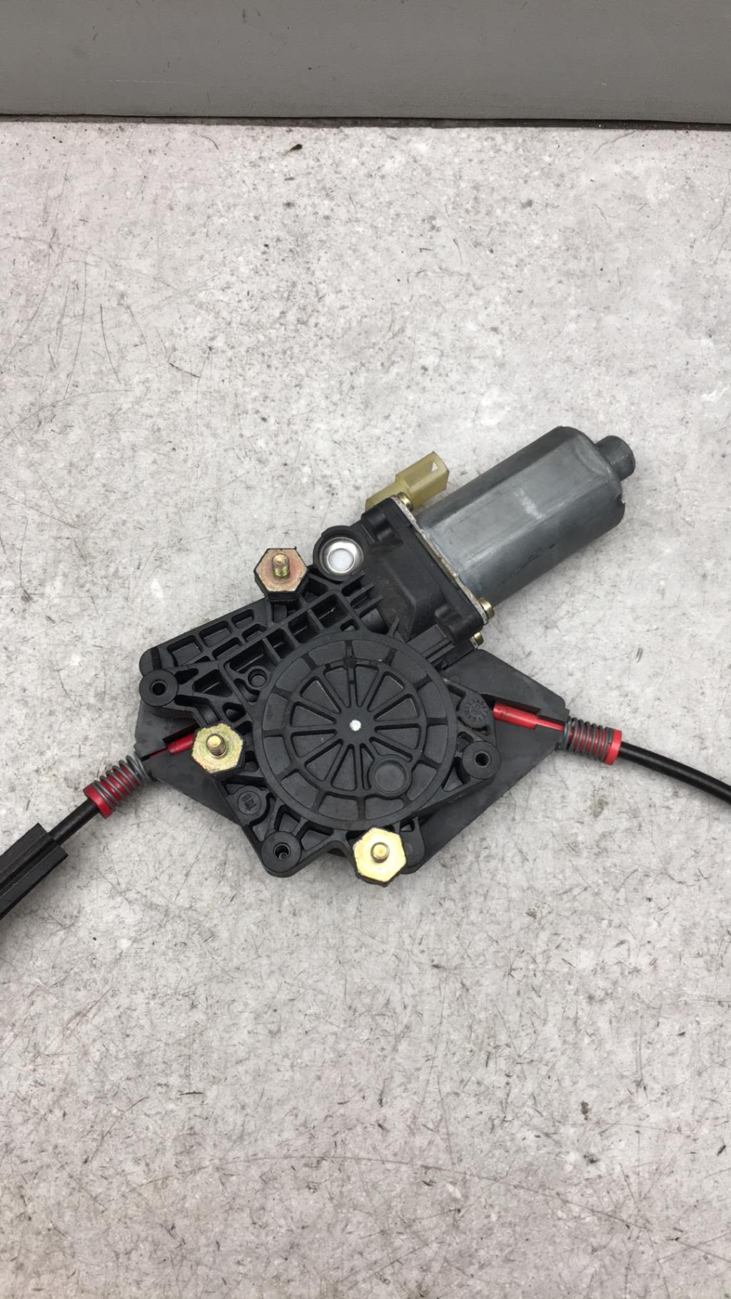 Alzacristalli elettrico anteriore sinistro FORD FIESTA 3 PHASE 1  - 1