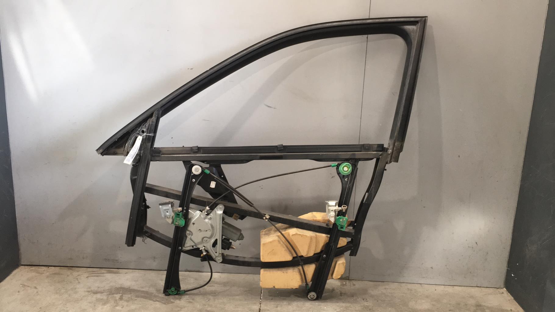 Alzacristalli elettrico anteriore sinistro AUDI A4 1 AVANT PHASE 1 BREAK Diésel - 1