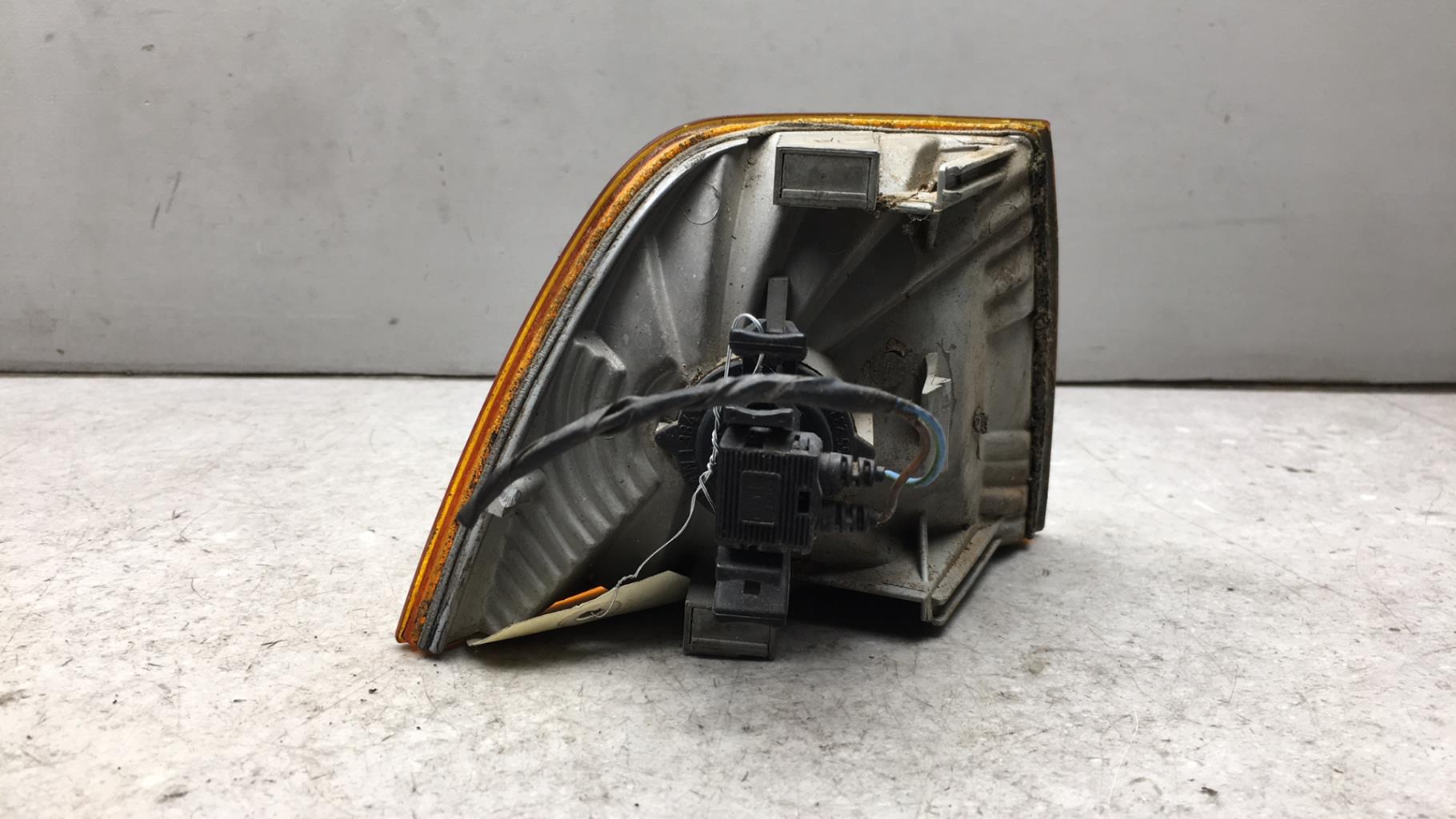 Gruppo ottico anteriore secondario sinistro (luci)(freccia) BMW SERIE 3 E36  - 1