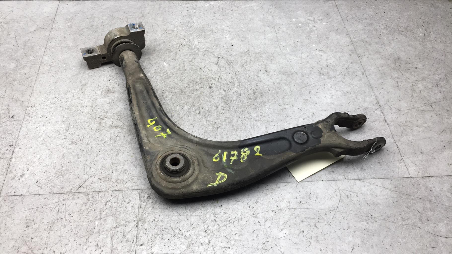 Triangle avant droit PEUGEOT 407 PHASE 1 Essence - 1