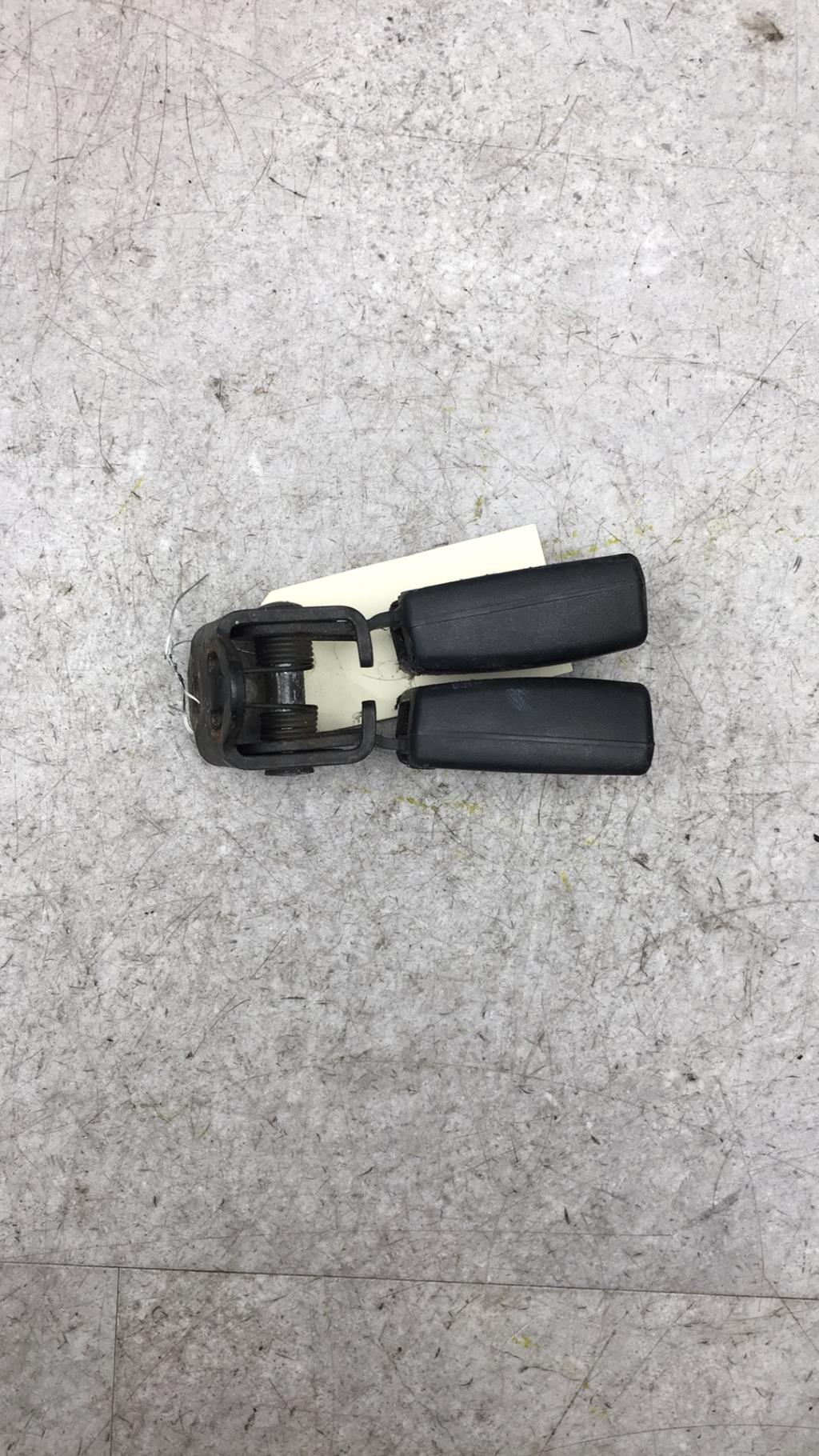 Aggancio cintura sicurezza anteriore sinistro JEEP CHEROKEE 2 PHASE 2  - 1