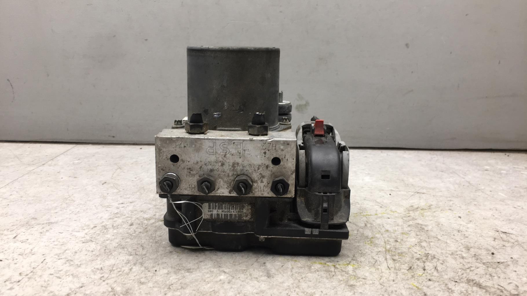 Bloc ABS (freins anti-blocage) AUDI A4 2 AVANT PHASE 2 BREAK  - 1