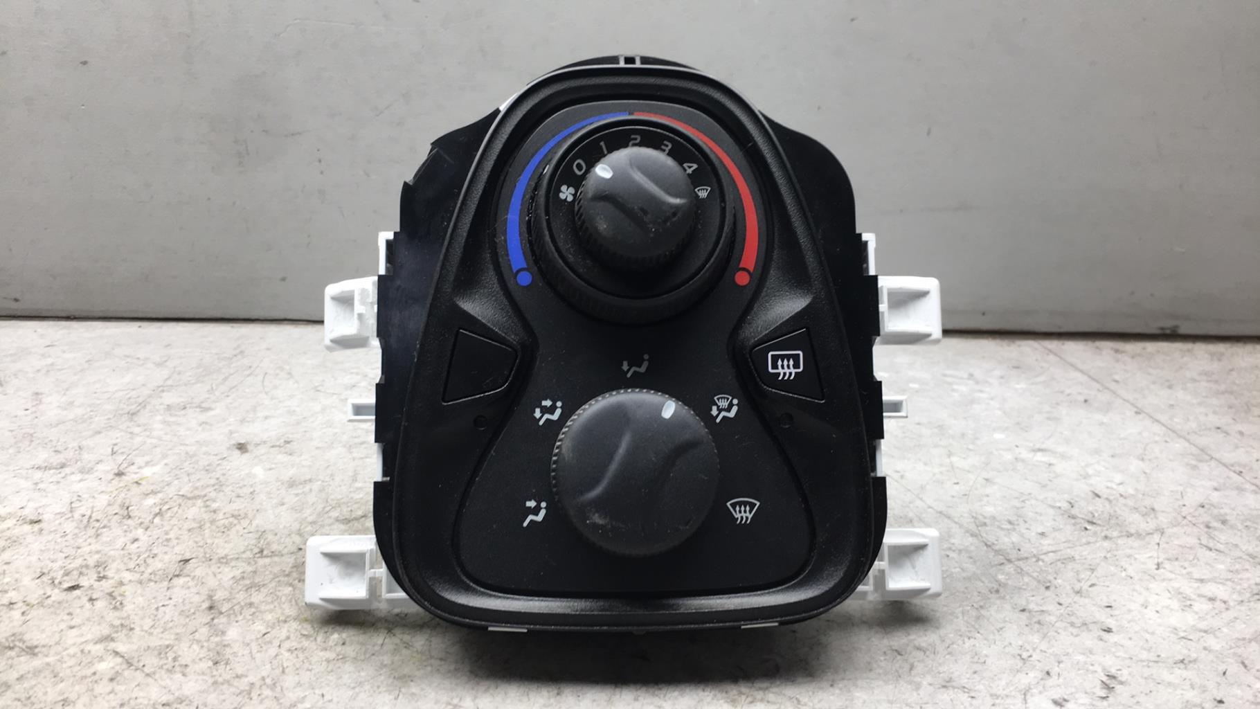 Commande chauffage PEUGEOT 108 Essence - 1